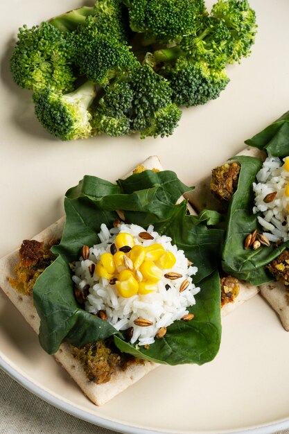 Foto deliciosos platos de verduras de naturaleza muerta