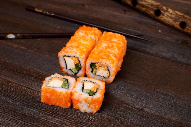 Deliciosos roles de sushi