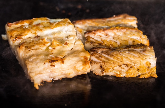 Deliciosos trozos de lomo de bacalao que se cocinan a la plancha