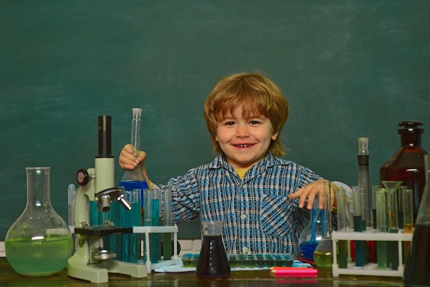 Una demostración de química experimentos de biología con microscopio regreso a la escuela lección de química lo que...