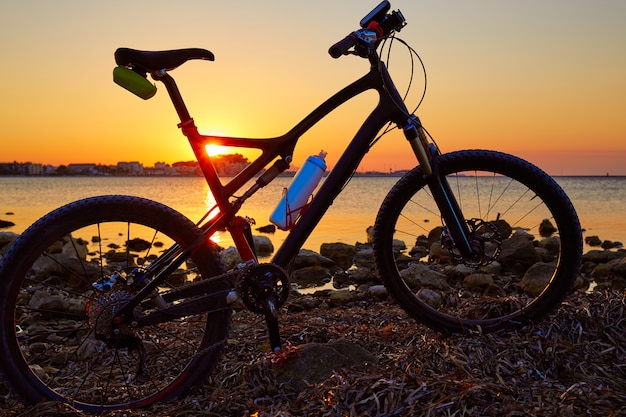 Denia playa las rotas con bicicleta.