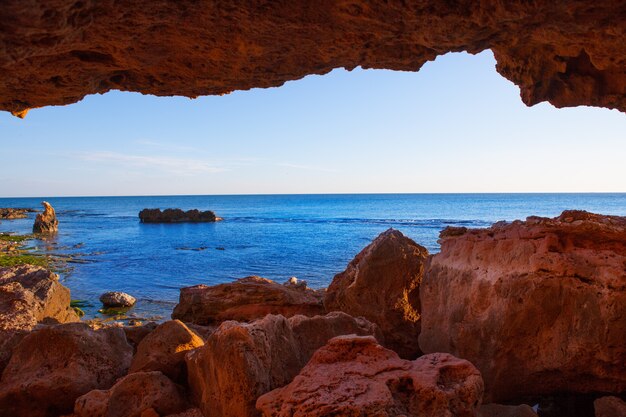 Denia Las Rotas desde las cuevas y el mar mediterráneo.