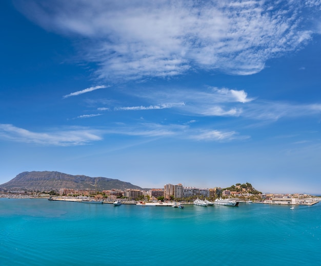 Denia skyline em Alicante, Espanha