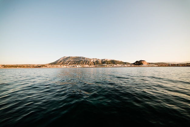 Denia-Sonnenuntergangansicht vom Hafen