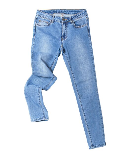 Denim isolado em jeans de fundo branco isolado sobre um modelo de espaço de cópia branco