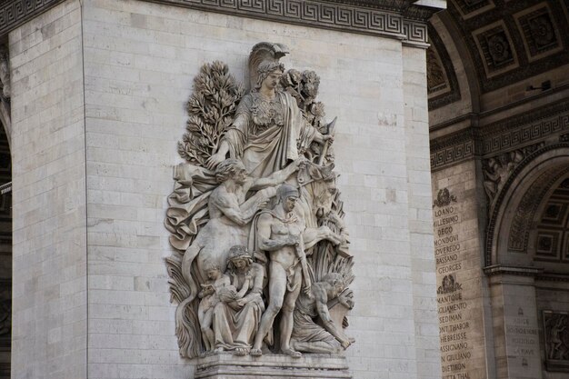 Denkmal des Arc de Triomphe de l'Etoile oder Triumphbogen des Sterns am Place Charles de Gaulle für Franzosen und ausländische Reisende besuchen am 6. September 2017 in Paris Frankreich