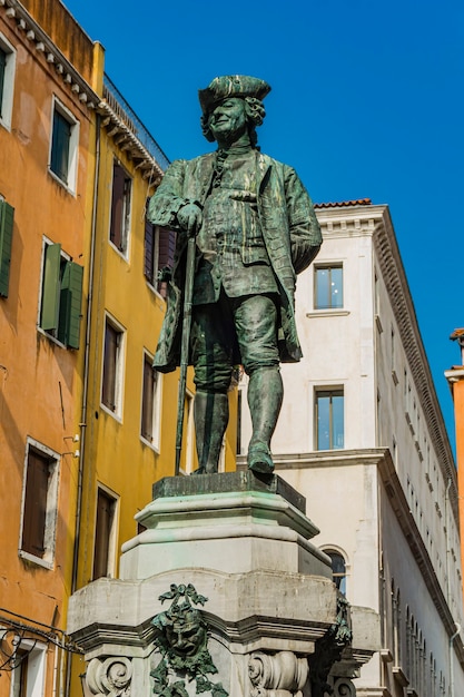 Denkmal für Carlo Goldoni in Venedig, Italien.