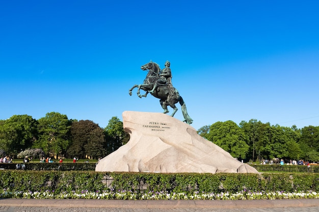 Denkmal für Peter den Großen Der eherne Reiter auf dem Senatsplatz Sankt Petersburg Russland Juni 2022