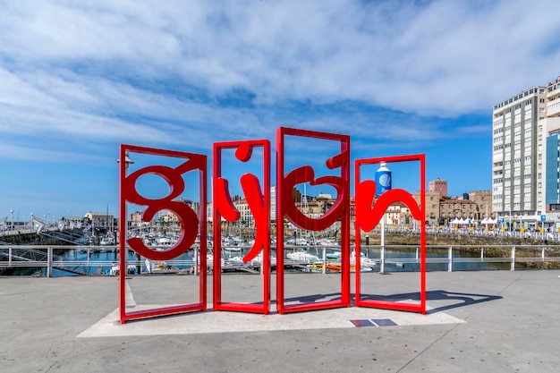 Denkmal namens Letronas in Gijon