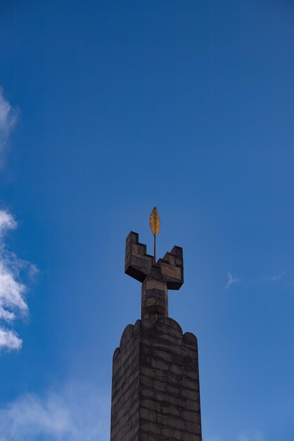 Foto denkmal zum 50. jahrestag der oktoberrevolution in jerewan, armenien