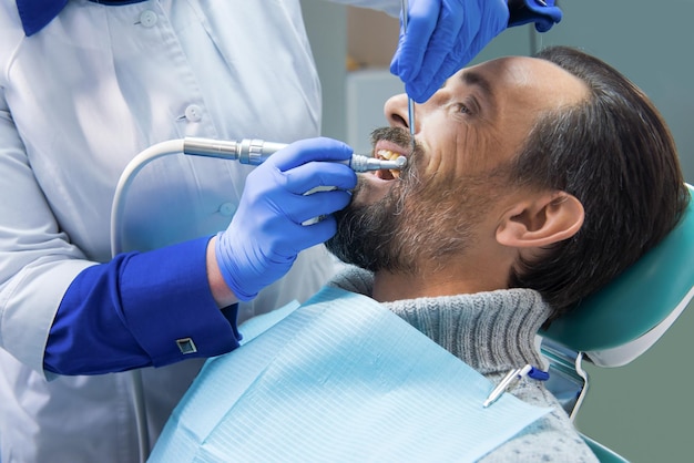 dentista en el trabajo