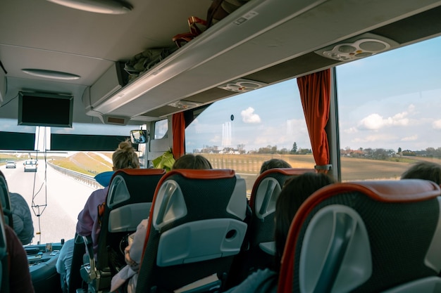 Dentro da viagem de ônibus de ônibus