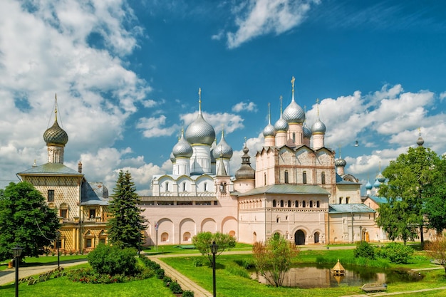 Dentro do rostov kremlin em rostov, a grande rússia