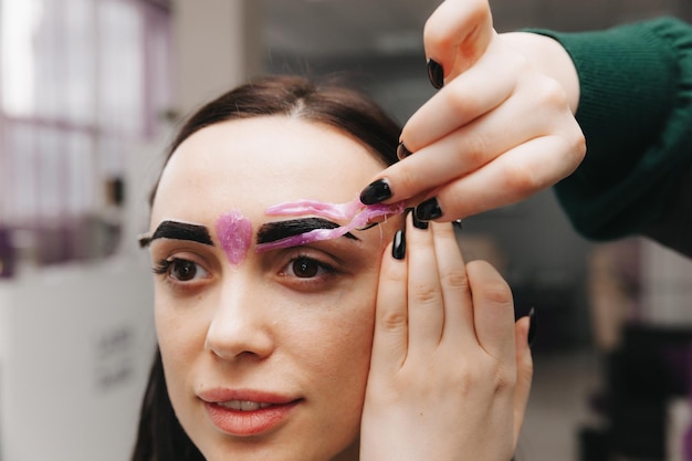 Depilação de sobrancelha para mulheres correção de sobrancelha depilação de sobrancelha