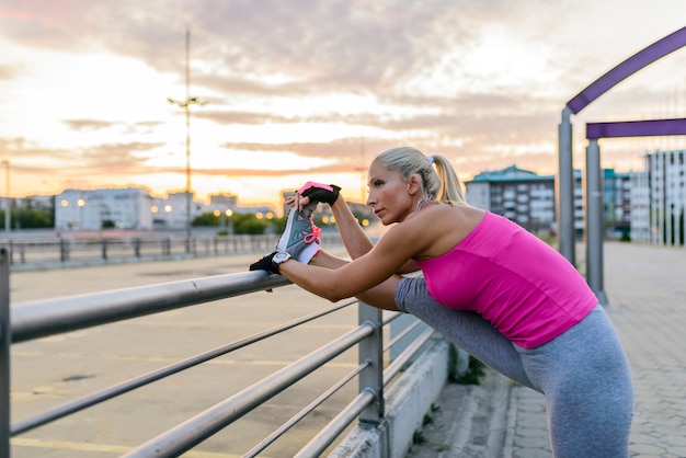 Deportiva mujer joven.