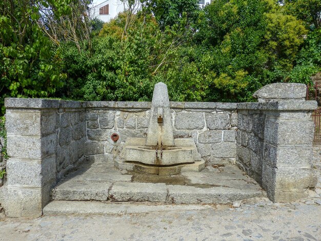 Der alte Steinbrunnen