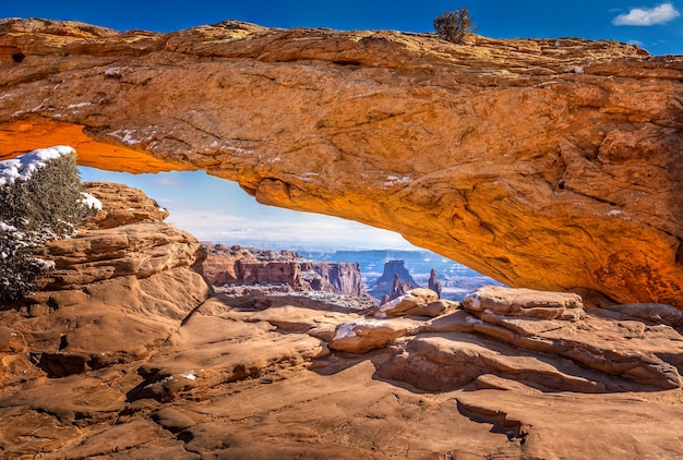 Der berühmte Mesa Arch im Arches National Park, Utah