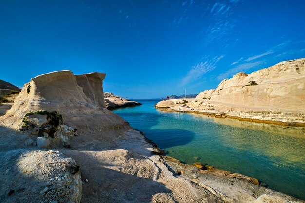 Der berühmte Sarakiniko-Strand auf der griechischen Insel Milos