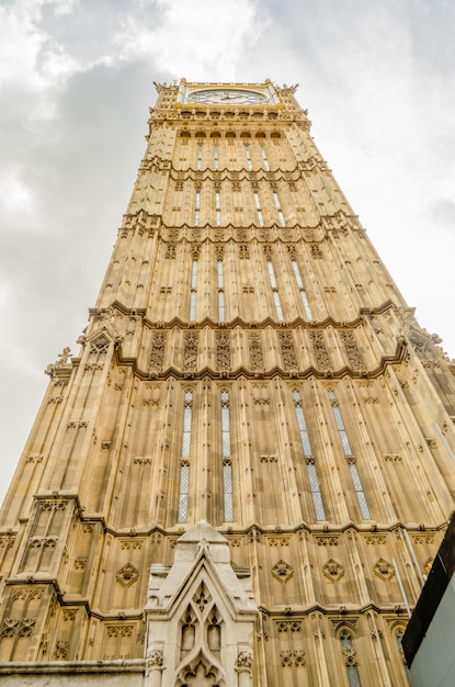 Der Big Ben ist Teil der Houses of Parliament und Wahrzeichen von London UK