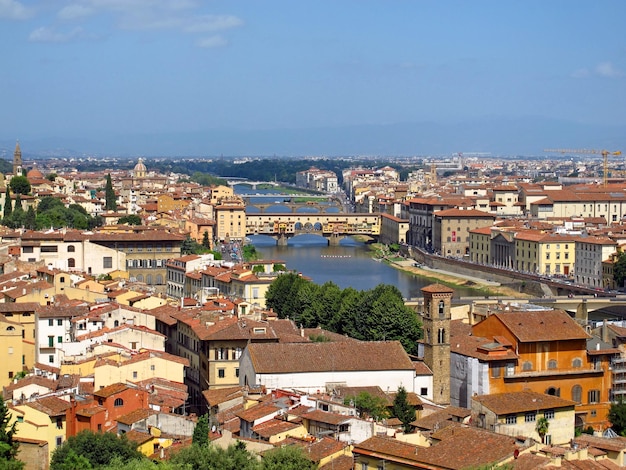 Der Blick auf alte Häuser in Florenz Italien