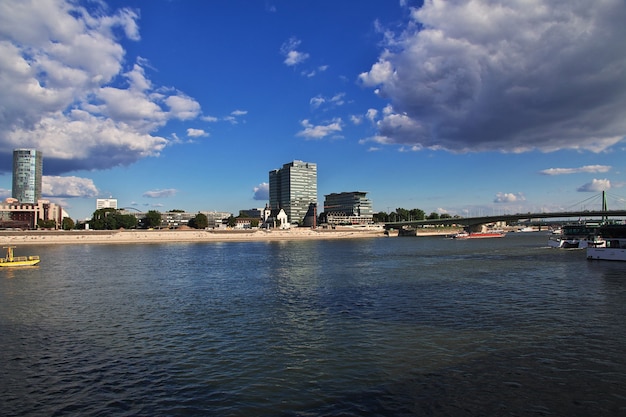 Der Blick auf den Rhein in Köln, Deutschland