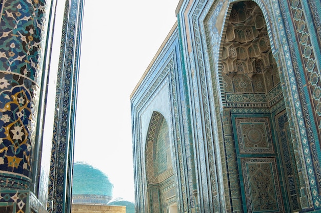 Der Bogen und die Außengestaltung des alten Registan in Samarkand Architecture of Central Asia