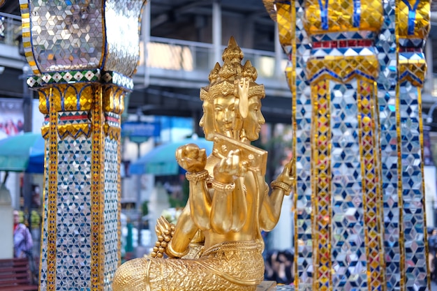 Der Erawan-Schrein in Bangkok. Thao Maha Phrom Shrine ist ein Hindu-Schrein in Bangkok