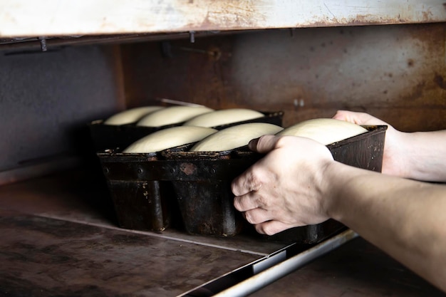 Der für das Brot ausgelegte Teig ist zum Backen geeignet und bereit