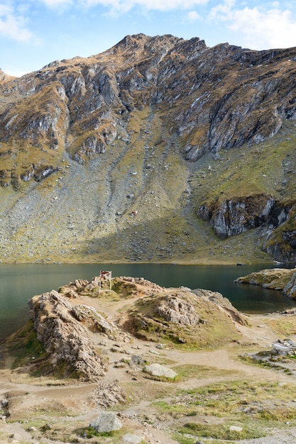 Foto der gletschersee balea auf der transfagarasan straße