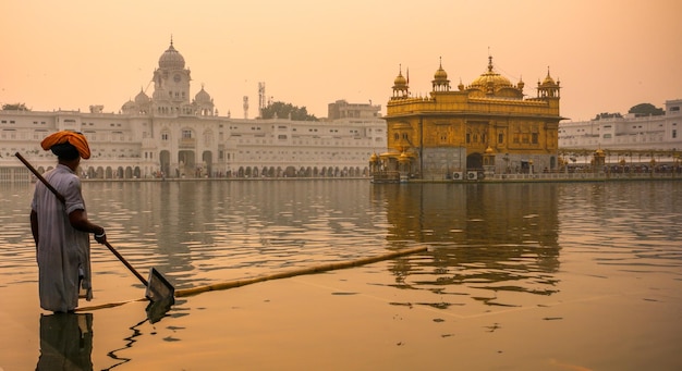 Der Goldene Tempel ist auch als Sri Harmandir Sahib bekannt