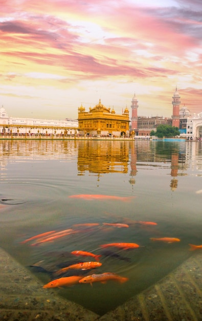 Der Goldene Tempel ist auch als Sri Harmandir Sahib bekannt