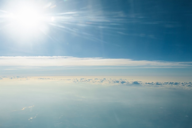 Der Himmel über den Wolken