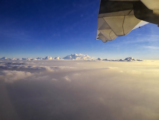 Der Himmel von Laos aus dem Flugzeug