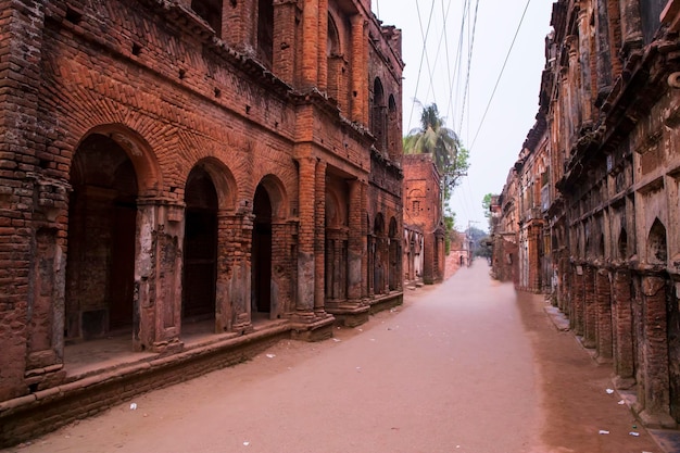 Der historische Ort Panam Nagar ist eine völlig verlassene Stadt hinduistischer Kaufleute in Bangladesch, die Anfang des 19. Jahrhunderts erbaut wurde