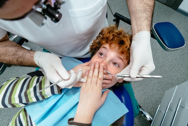 Der Junge wollte dem Zahnarzt seine Zähne nicht zeigen