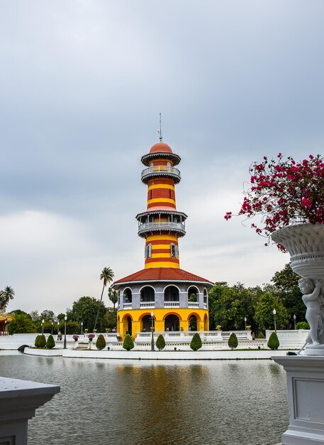 Der Kaiserpalast von Pain Palace, auch als Sommerpalast bekannt, ist wunderschön in Thailand.