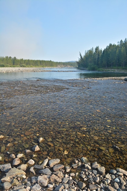 Der Kharamatlou-Fluss im Polarural