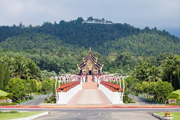 Der königliche Pavillon (Ho Kham Luang) im Royal Park Rajapruek in der Nähe von Chiang Mai, Thailand