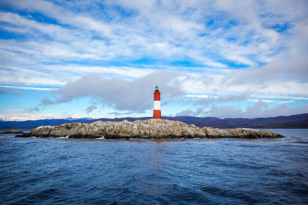 Der Leuchtturm Les Eclaireurs befindet sich in der Nähe von Ushuaia in Feuerland in Argentinien.