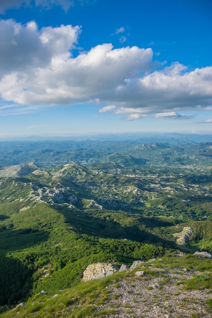 Der malerische Aussichtspunkt befindet sich auf einem hohen Berg