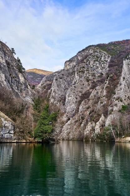 Der Matka-Canyon-See in Nordmakedonien