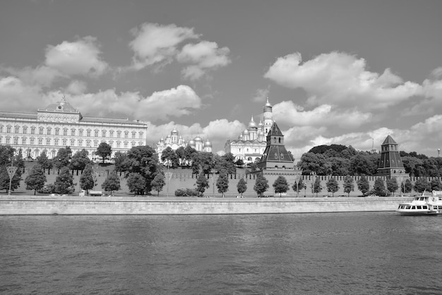 Der Moskauer Kreml und der Damm