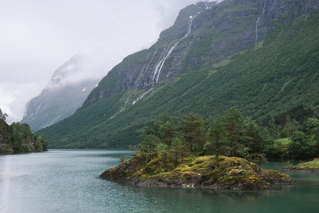 Der norwegische See Lovatnet