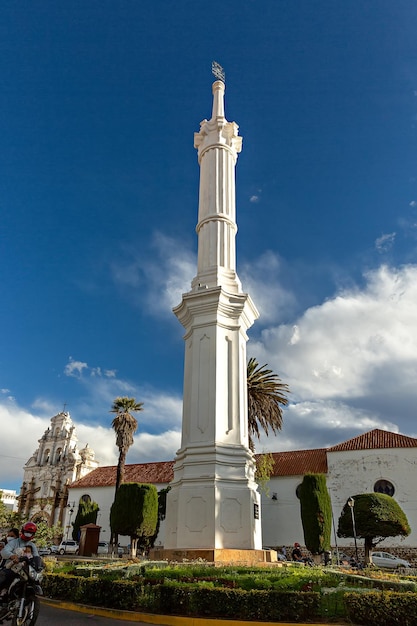 Der Obelisk des Freiheitsturms Denkmal in Sucre Bolivien