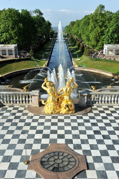 Der Peterhof-Brunnen