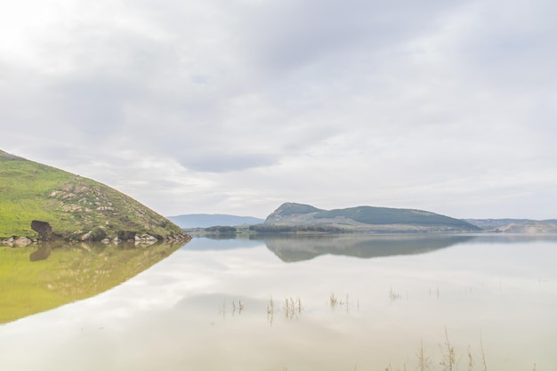 Der Staudamm Sidi El Barrak ist eine bemerkenswerte Wasserressource in Beja Tunesien