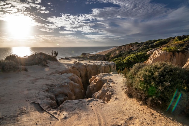 Foto der strand von el arenosillo zeichnet sich dadurch aus, daß er ein jungfräulicher strand mit feinem goldenen sand ist