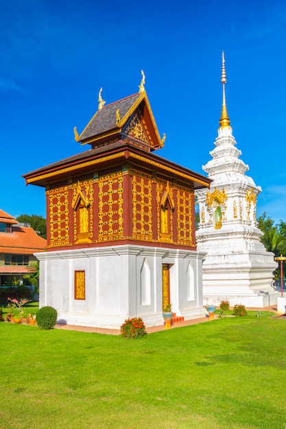 Der tempel im norden thailands ist die bibliothek der buddhistischen schriften. buddhistischer tempel von wat huakuang, nan-provinz, thailand