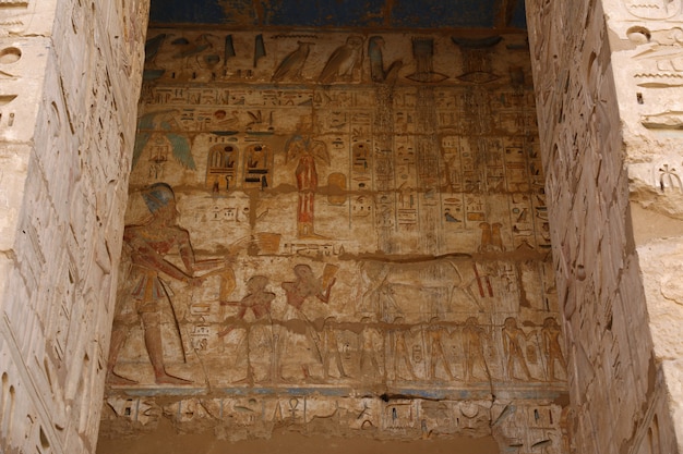 Der Tempel von Medinet Habu in Luxor, Ägypten