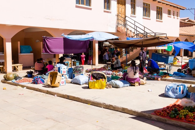 Foto der traditionelle markt von tarabuco, bolivien